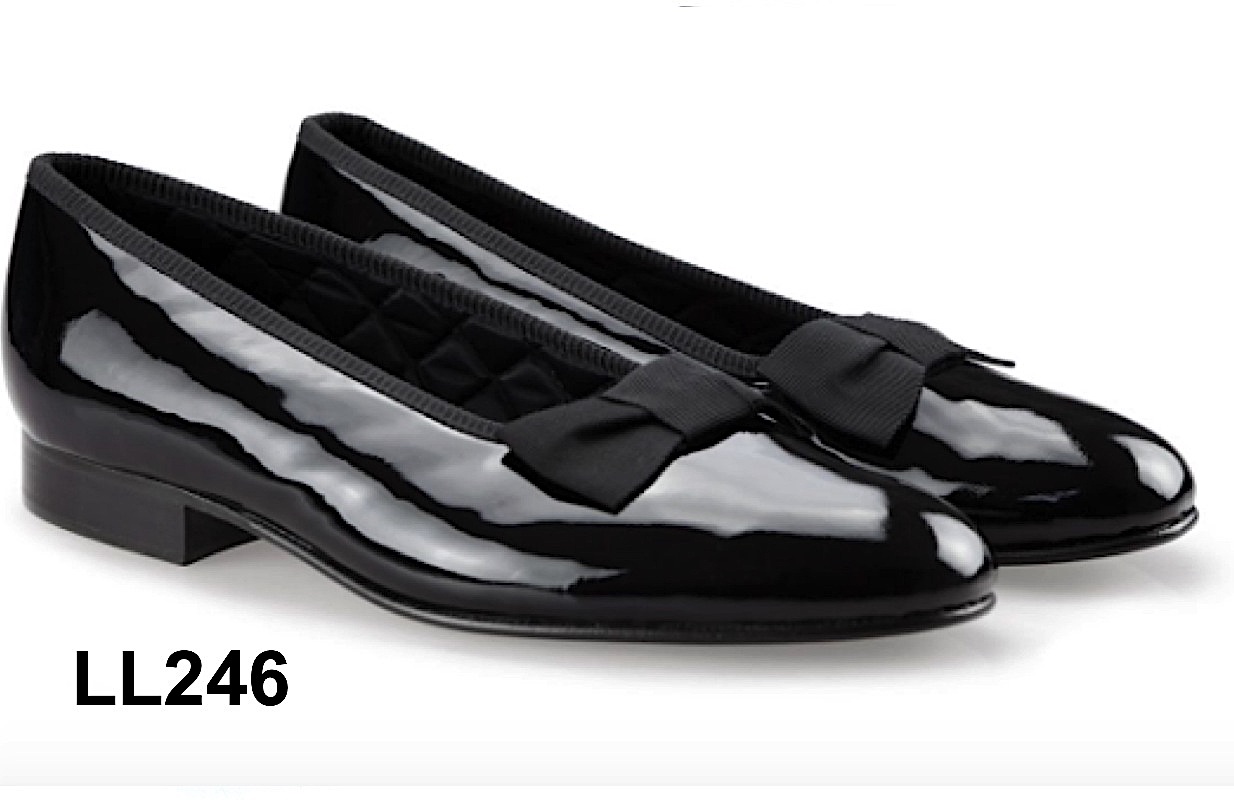 Glanzende damesloafers van boxcalf leer met strik.