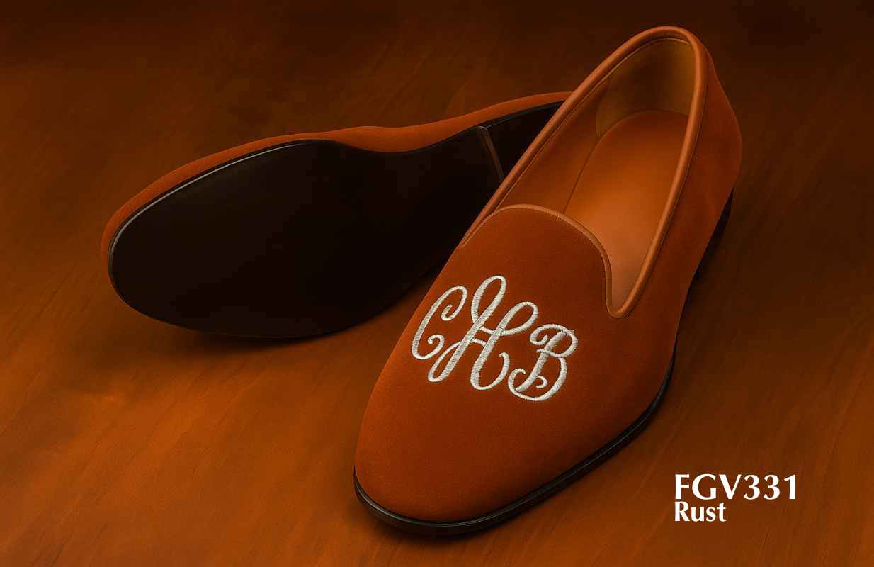 roestkleurige fluwelen slippers met CHB initialen FGV331