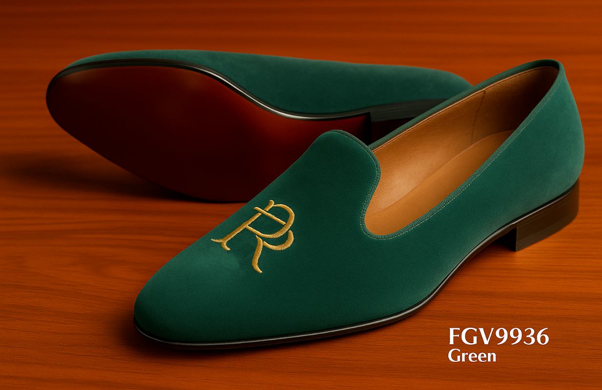 groene fluwelen slippers met geborduurde initialen FGV9936